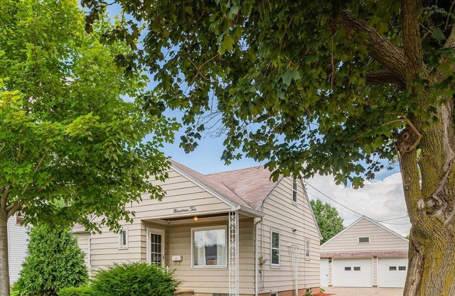 Close to Downtown / Oshkosh / Lambeau Field