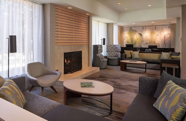 Close to Downtown San Francisco CA! Property w/Onsite Self Parking & Starbucks