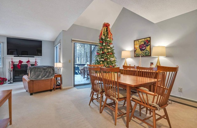 Close to Lake & Golf & Pool | Newton Village 2C