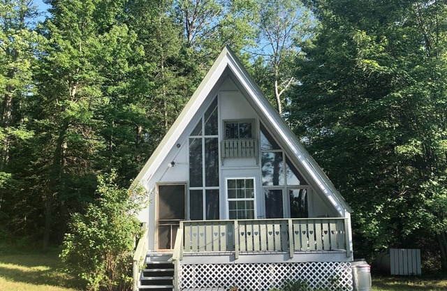 Close to Nature, Beaches, Hiking, Golf, Ski & Downtown