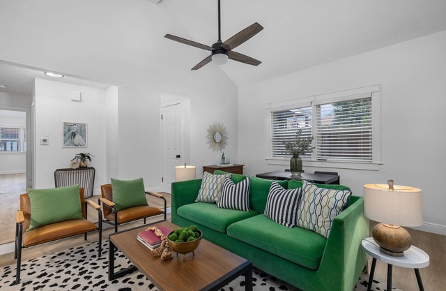 Close to of All STL - Adorable 3BR/2BTH - STL Zoo n