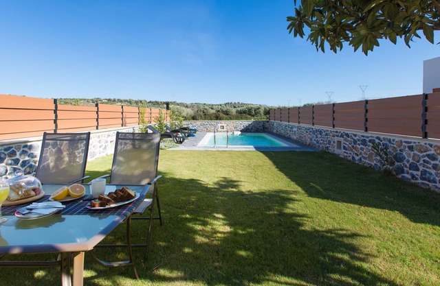 Close to Sandy Beach & Walking distance to Amenities