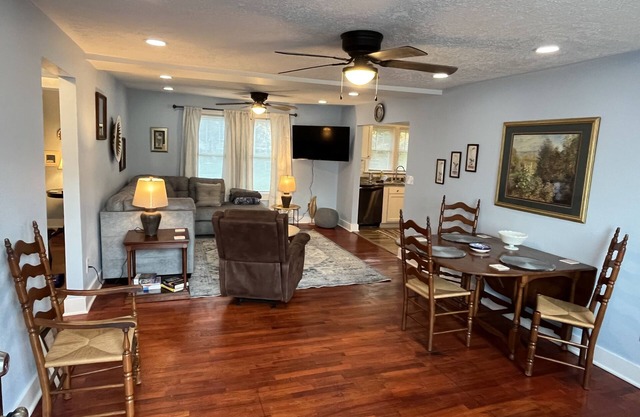 Close to VT/Radford! Perfect spot for game weekends!