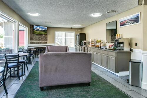 Coachman Inn