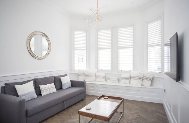 Coachman's Cottage -Worthing Beach - Sleeps 9