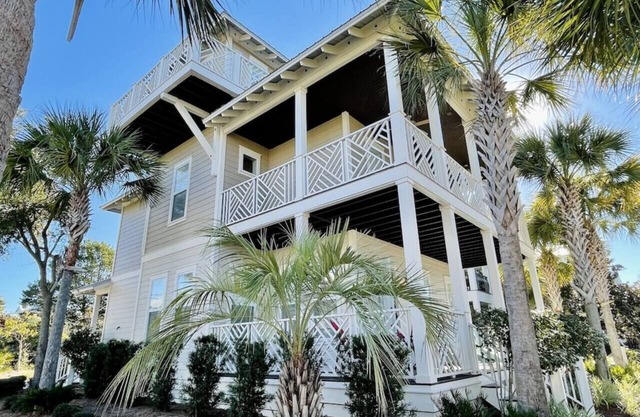 Coastal Cabana - Private Beach, close to pool and beach, Home away from home