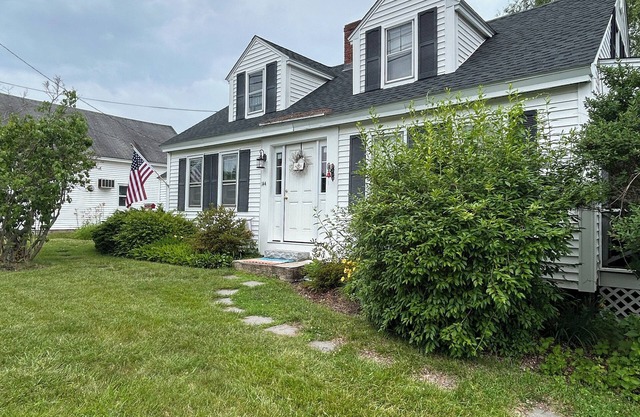 Coastal Comfort: Family-Friendly 2BR Beach House in the Heart of Wells