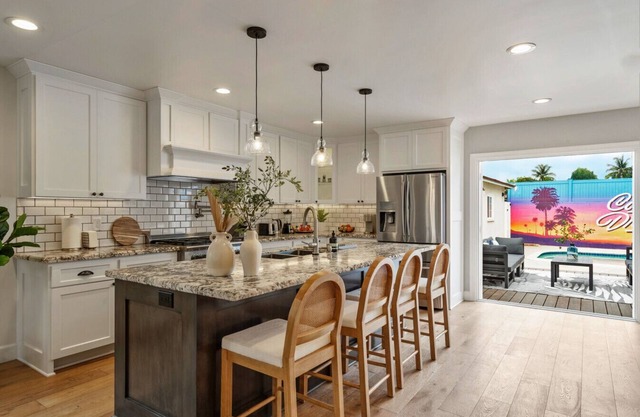 Coastal Dream: Heated Pool Near Beach & Disney