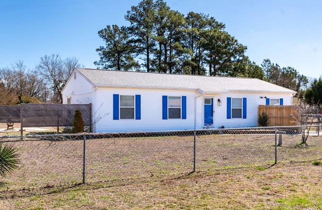 Coastal Hubert 3b Home-Covered Patio, Pet-friendly!