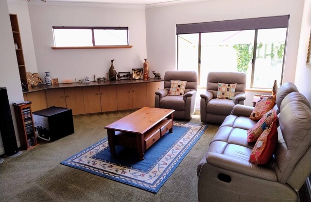 Coastal retreat in Secret HarbournnNice way to relax with all amenities.