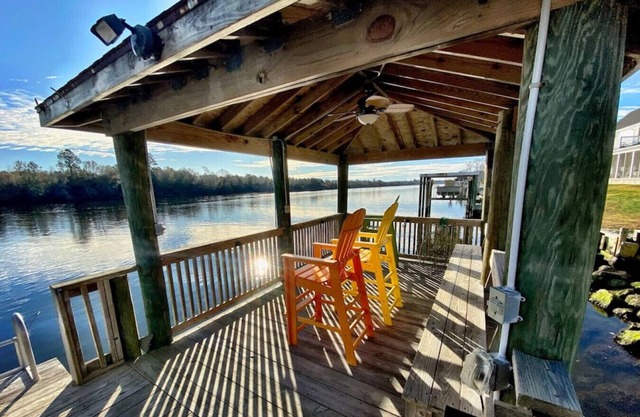Coastal Retreat on Waterway w/Hot Tub