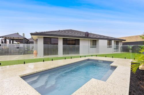 Coastal Retreat with Pool Alfresco & Family Comfo