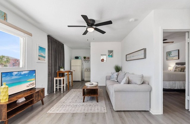 Coastal Waterside Condo 2 Blocks to Beach
