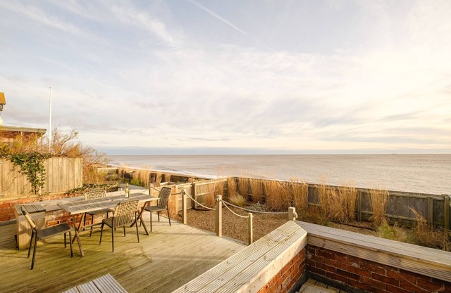 Coastguards - sleeps 6 guests in 3 bedrooms