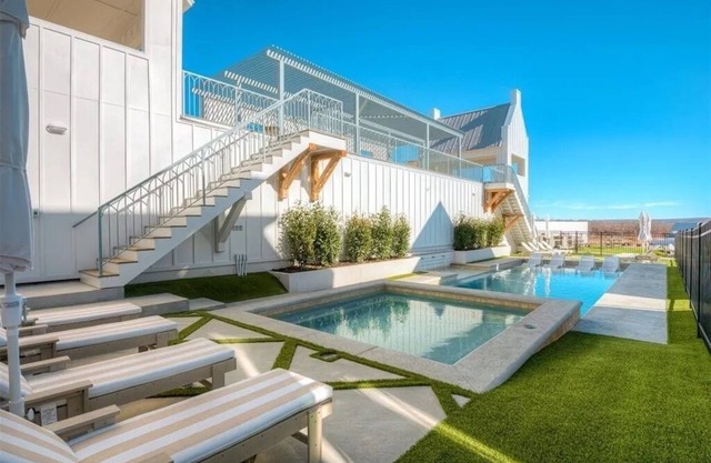 Cobalt Cottage-Heated Pool Hot Tub-perfect Oasis escape, relaxation station.