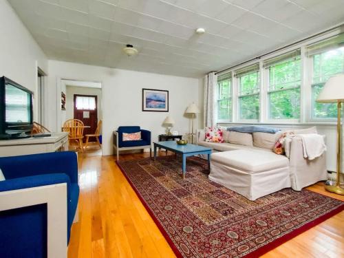 Cobblestone 2-Bedroom Cottage #2 Graham