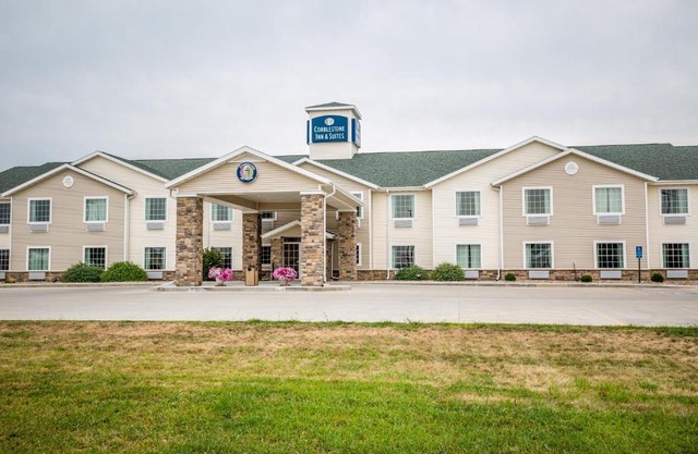 Cobblestone Inn & Suites-Winterset