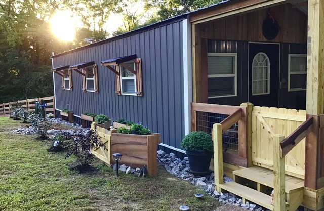 Coco's Cabin #3, Where pets stay free