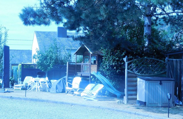 COCOON AND APYPICAL GITE "LE PETIT NID" WITH SWIMMING POOL AND SAUNA.