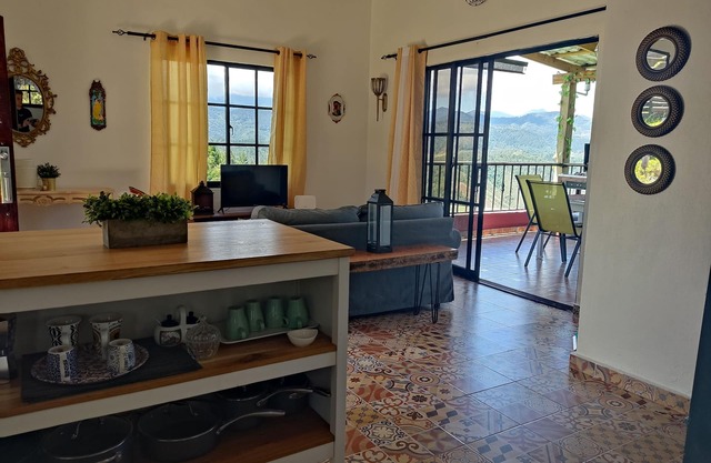Colonial Suite Constanza