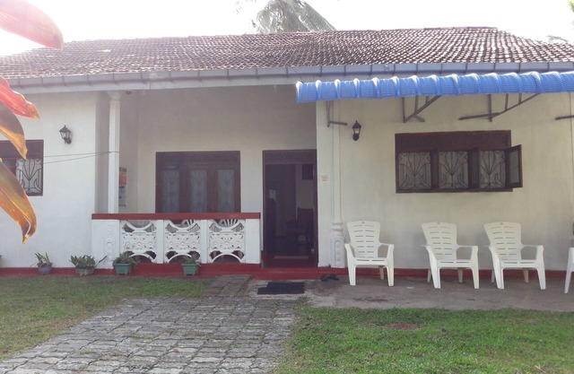 COLONIAL VILLA WELIGAMA