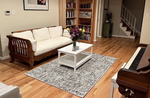 Colonial with full kitchen and patio and 10 min. to metro to D.C.