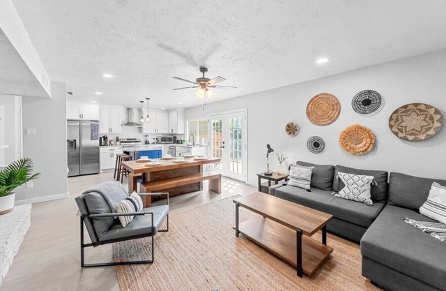 Colony Retreat | 4 BR | Centrally Located