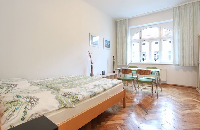 Colorful, bright apartment for 4 people in a quiet location