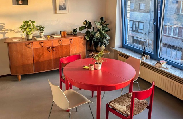 Colorful Flat @ trendy old docks. nPerfect for couples. Expandable to 3 bedrooms