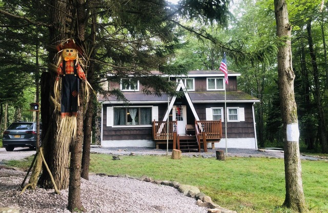 Come and enjoy the Breath taking Vacation cabin at Pocono , PA