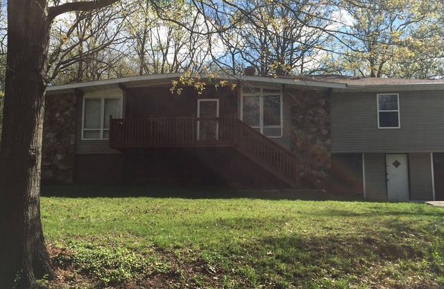Come and Getaway at the Lake house.
