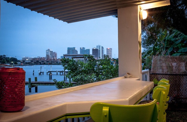 Come enjoy River and Downtown Views in the heart of Tampa!