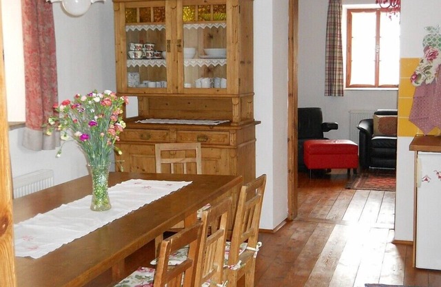 Come with friends and enjoy the peace and quiet that our house radiates.