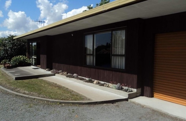 Comfortable two bedroom bach