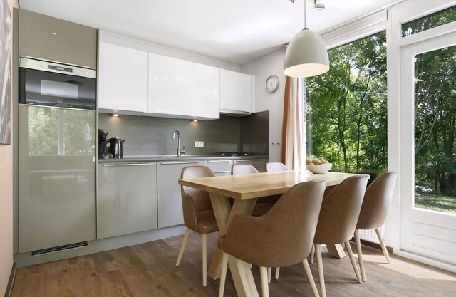 Comfort 6-person bungalow in the holiday park Landal Hochwald