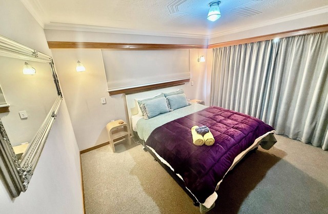 Comfort at Stag Lodge Just Mins Walk to Queens Park & Down Town Invercargill