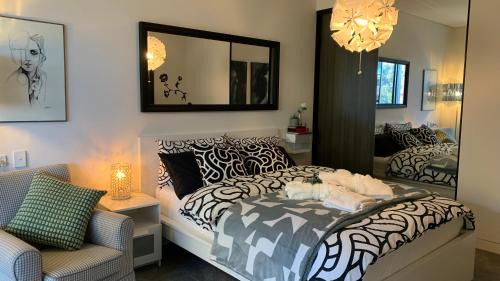 Comfort Bunker Luxe Apartment - 2B2B - 5min ACCOR