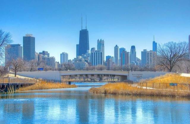 Comfort & Convenience! 3 Relaxing Units, Pets Allowed! Minutes to 360 Chicago!