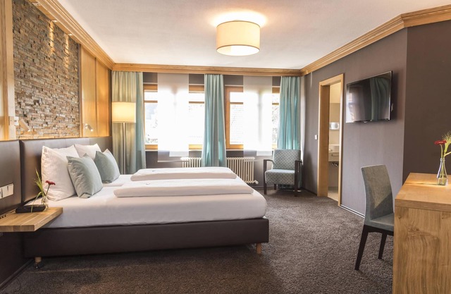 Comfort double room with shower and WC