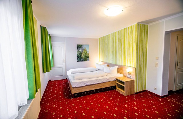 Comfort double room with balcony incl. breakfast - Hotel Zum Goldenen Löwen