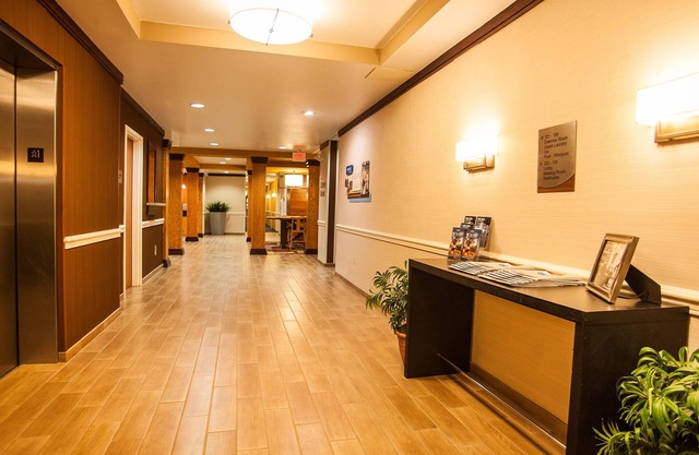 Comfort Inn & Suites Akron South