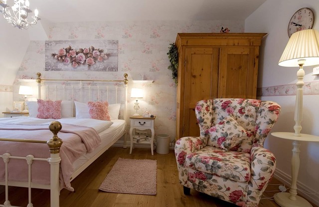 Comfort room in the Villa Geriwada