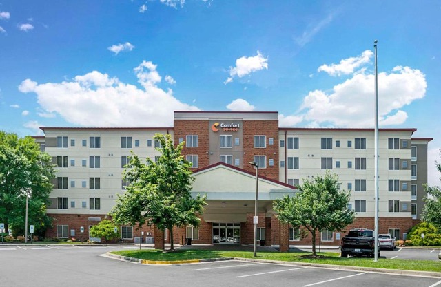 Comfort Suites At Virginia Center Commons
