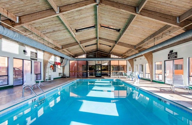 Comfort Suites London South