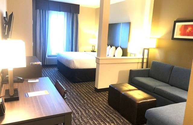 Comfort Suites Near Sam Houston Race Park.