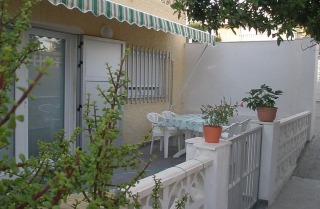 Comfortable apartment , 40 m from the beach, children and pets welcome