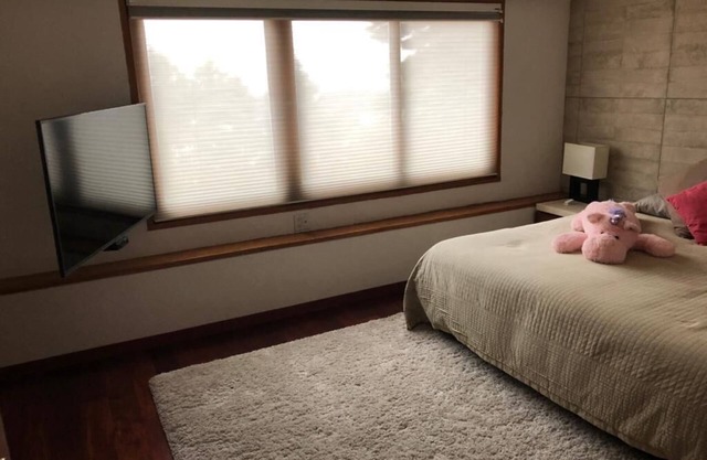 Comfortable Bedroom 1, King size bed, private bathroom and Smart TV 50"
