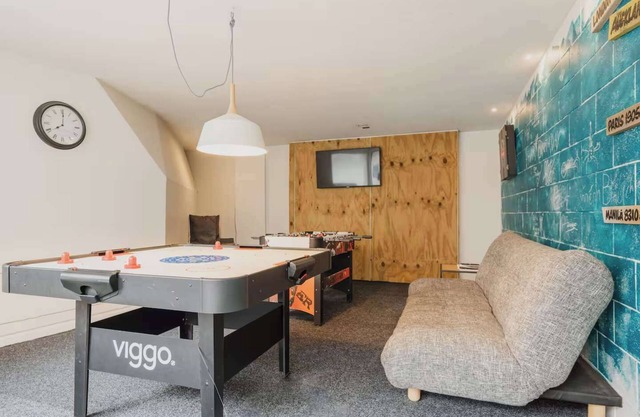 Comfortable 2BR w/Hot Tub | Close to Airport