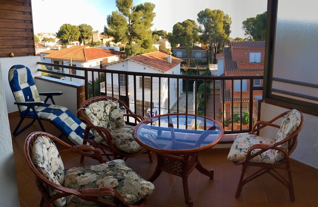 Comfortable apartment near the beach and Barcelona