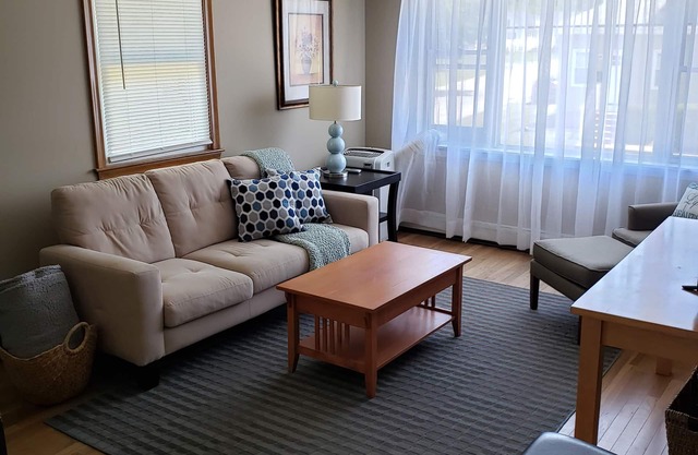 Comfortable Apartment for Traveling Professionals